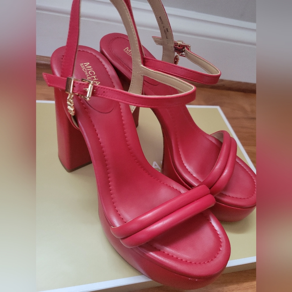 Michael Kors Laci embellished platform sandals Size 8 red Whiteout box